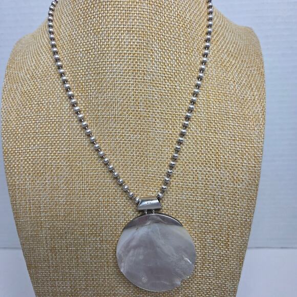 Sterling Silver Signed AZ Mother of Pearl Necklace 925 Italy - Picture 2 of 10